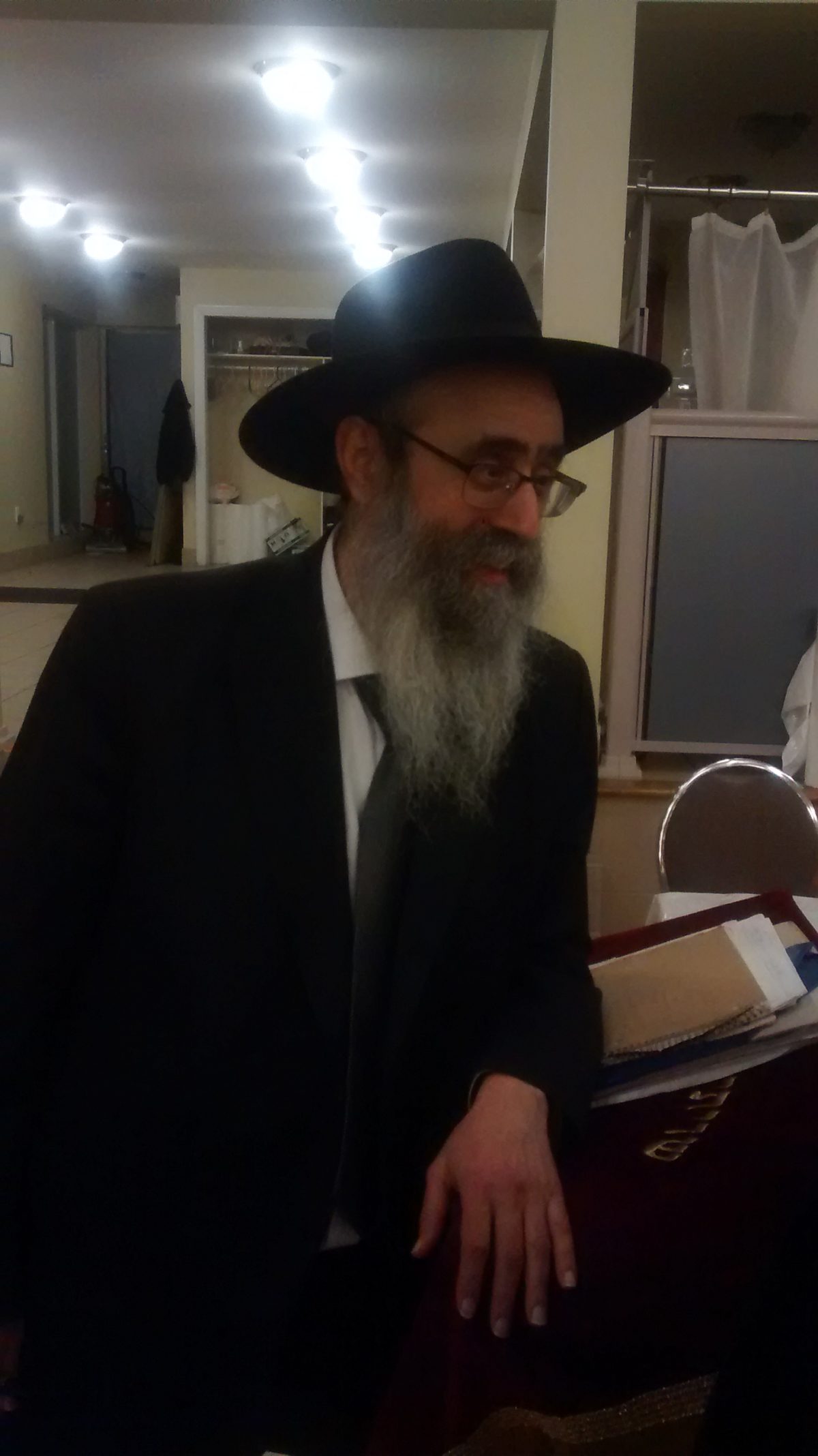 Rabbi Mendel Gluckowsky – Rosh Chodesh Kislev 5777 (Shiur & Farbrengen on separate days)